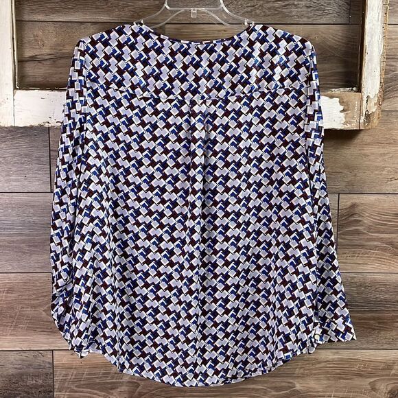 Talbots Women's Plus Size 2X V-Neck Patterned Semi Sheer Blouse White Blue - Picture 7 of 10